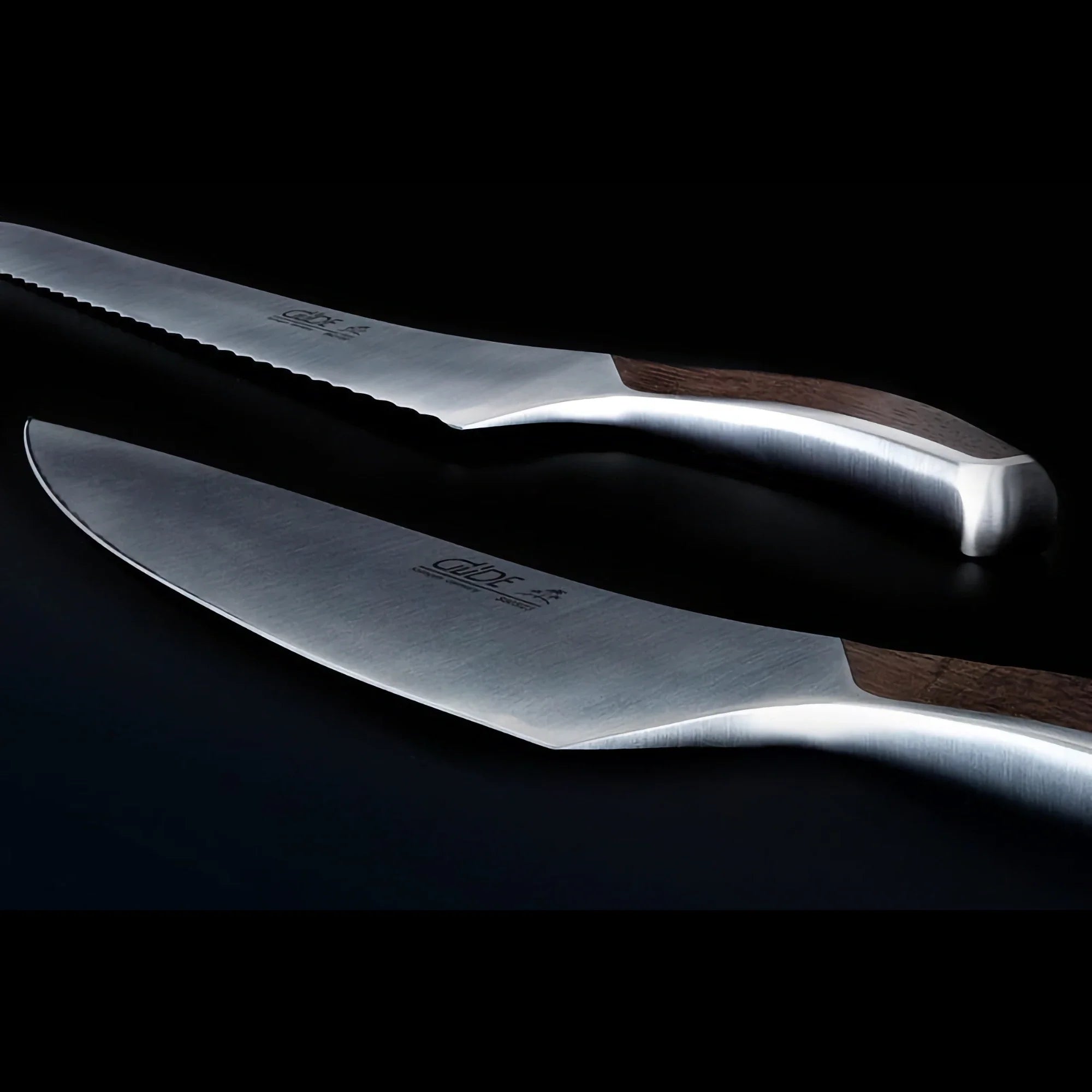 The Innovation of GÜDE SOLINGEN SYNCHROS Knives showcasing sleek design and functionality.