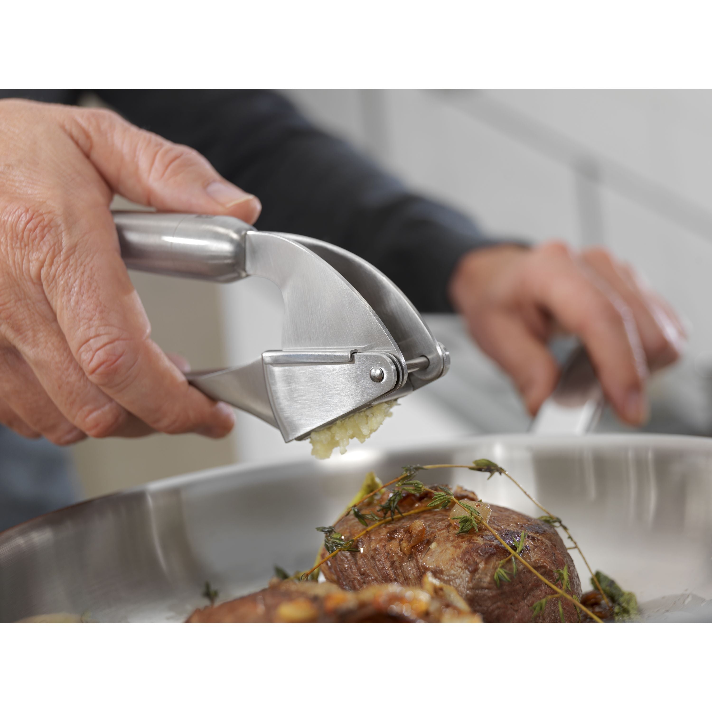 ZWILLING Pro Garlic Press – 18/10 Stainless Steel, Durable & Easy to Use-2