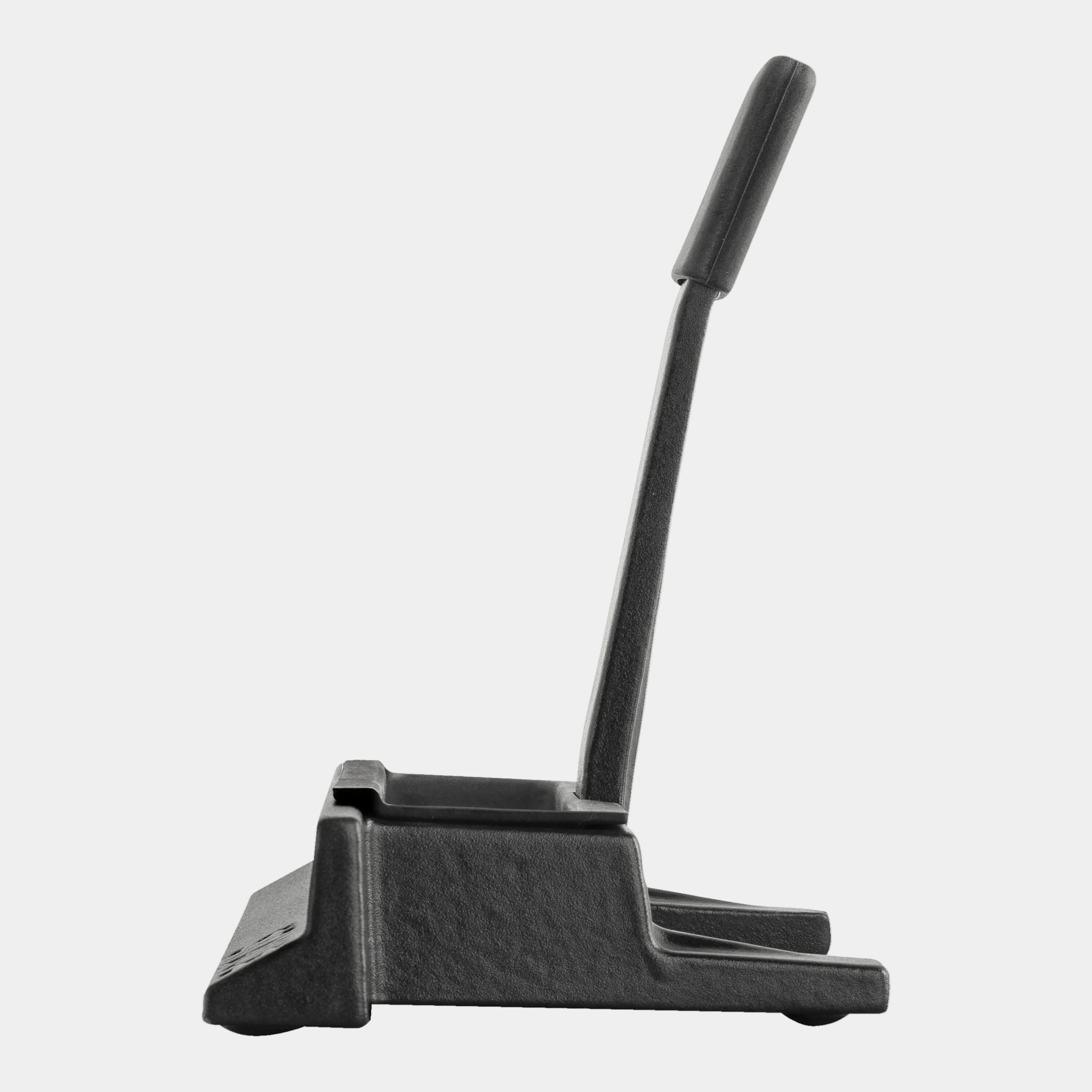 Side view of the STAUB Cast Iron Lid Holder, designed to hold cocotte lids and prevent water drips on surfaces.