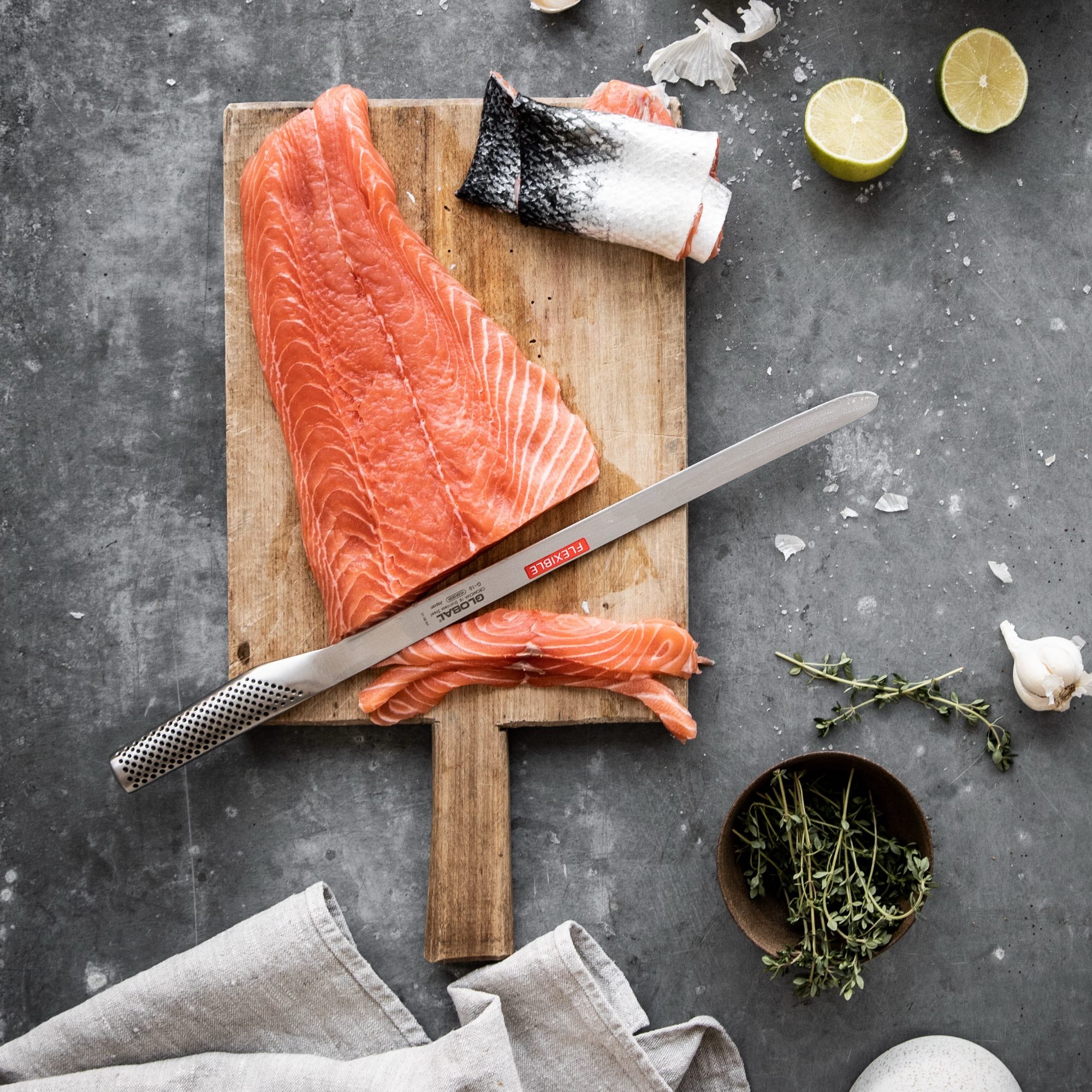 GLOBAL Ham & Salmon Slicer Knife 12" | Flexible Japanese Stainless Blade