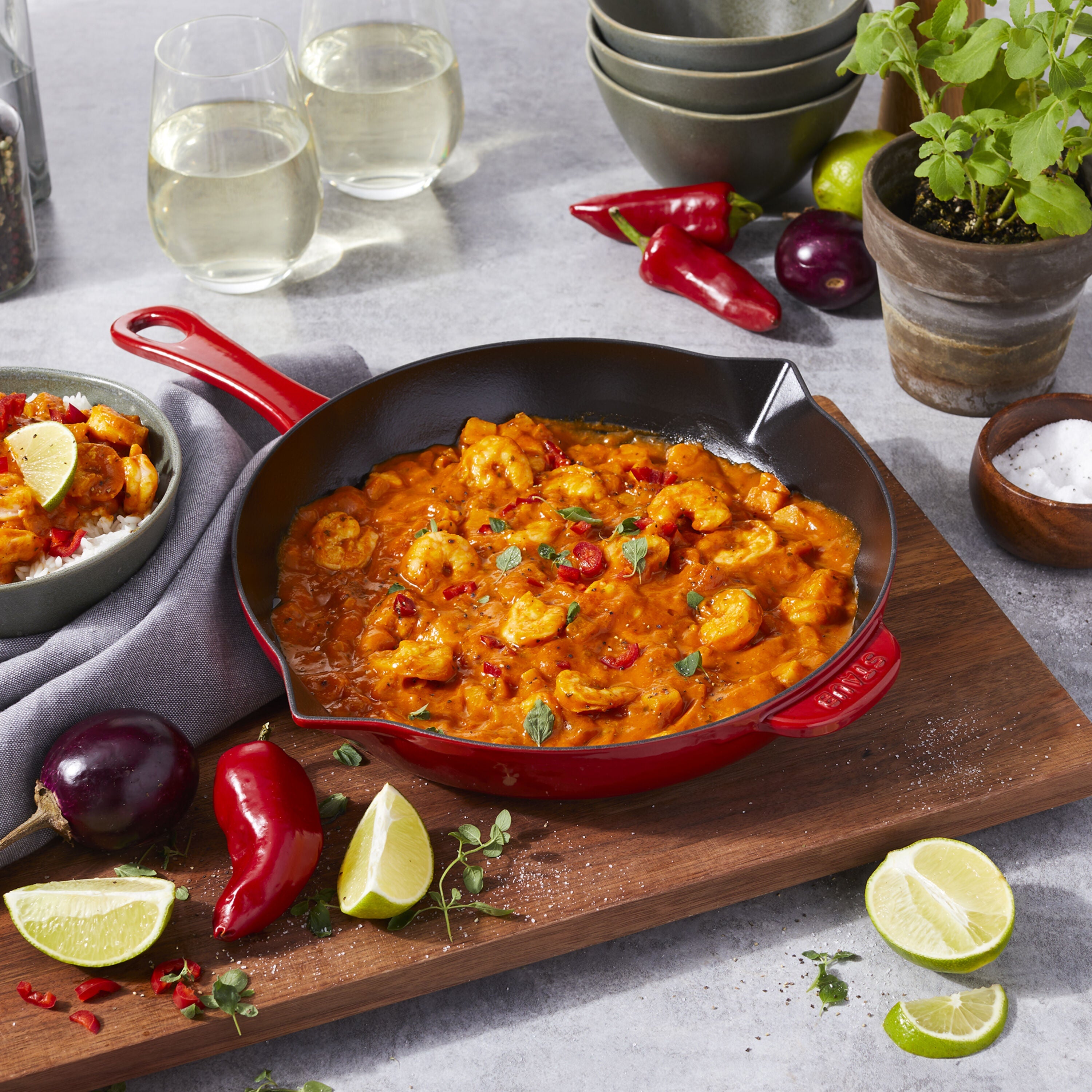 STAUB Pans 26 cm / 10 inch Cast Iron Frying Pan, Cherry