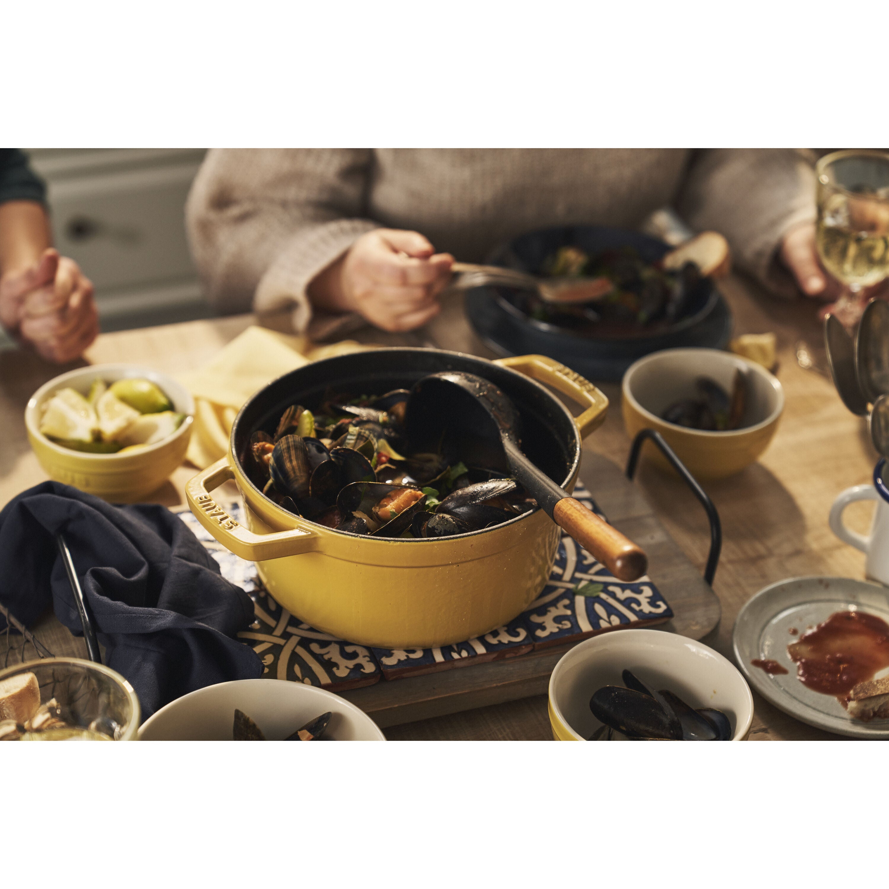 STAUB La Cocotte 5.25 L Cast Iron Round Cocotte, Citron-3