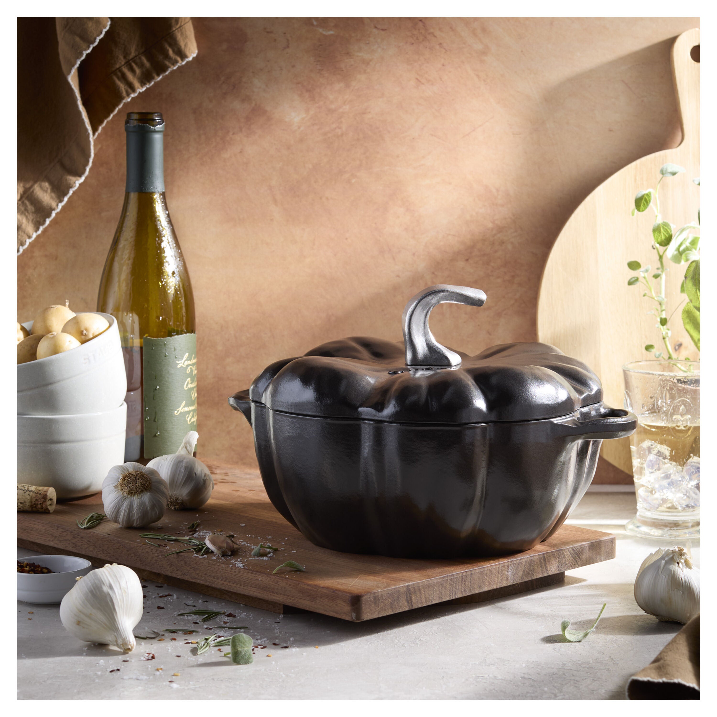 Staub La Cocotte 3.5 L Cast Iron Pumpkin Cocotte, Black