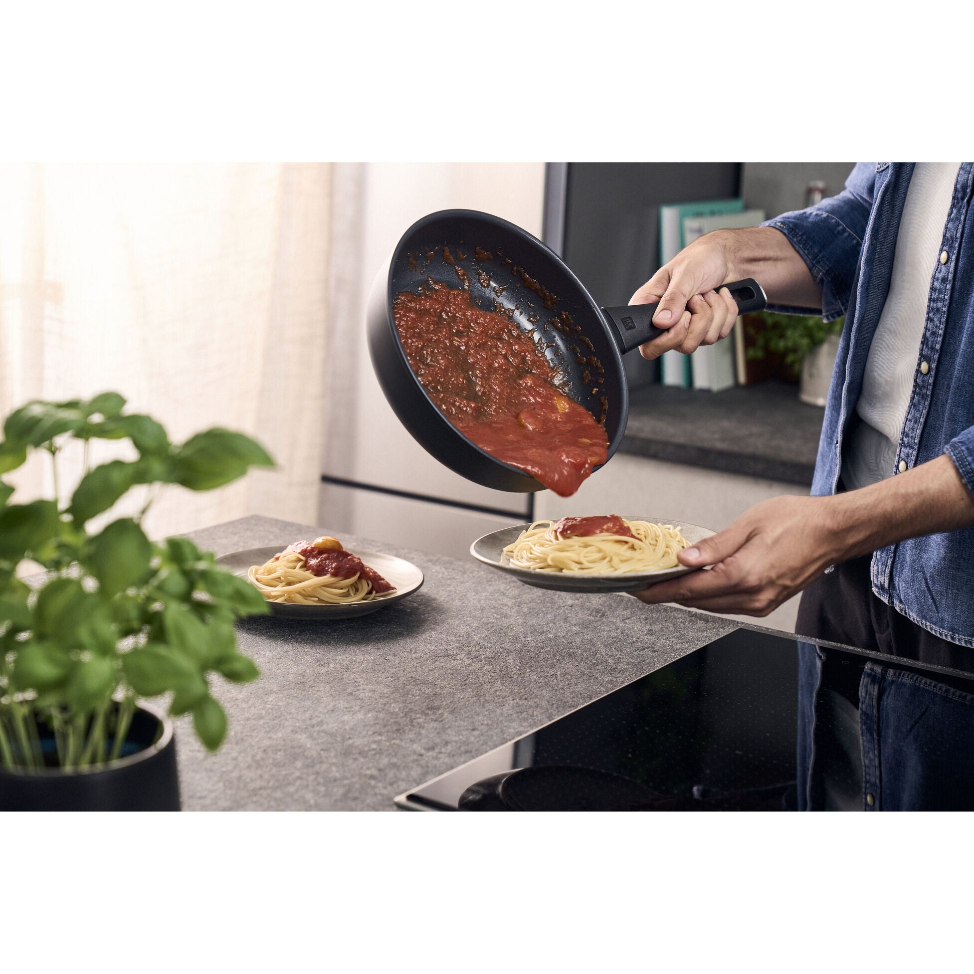 ZWILLING Madura Plus Saute Pan, 28 cm, Aluminum, Titanium-Reinforced Ceramic Non-Stick Coating