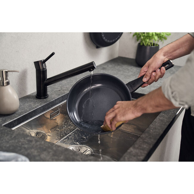 ZWILLING Madura Plus Saute Pan, 24 cm, Aluminum, Titanium-Reinforced Ceramic Non-Stick Coating