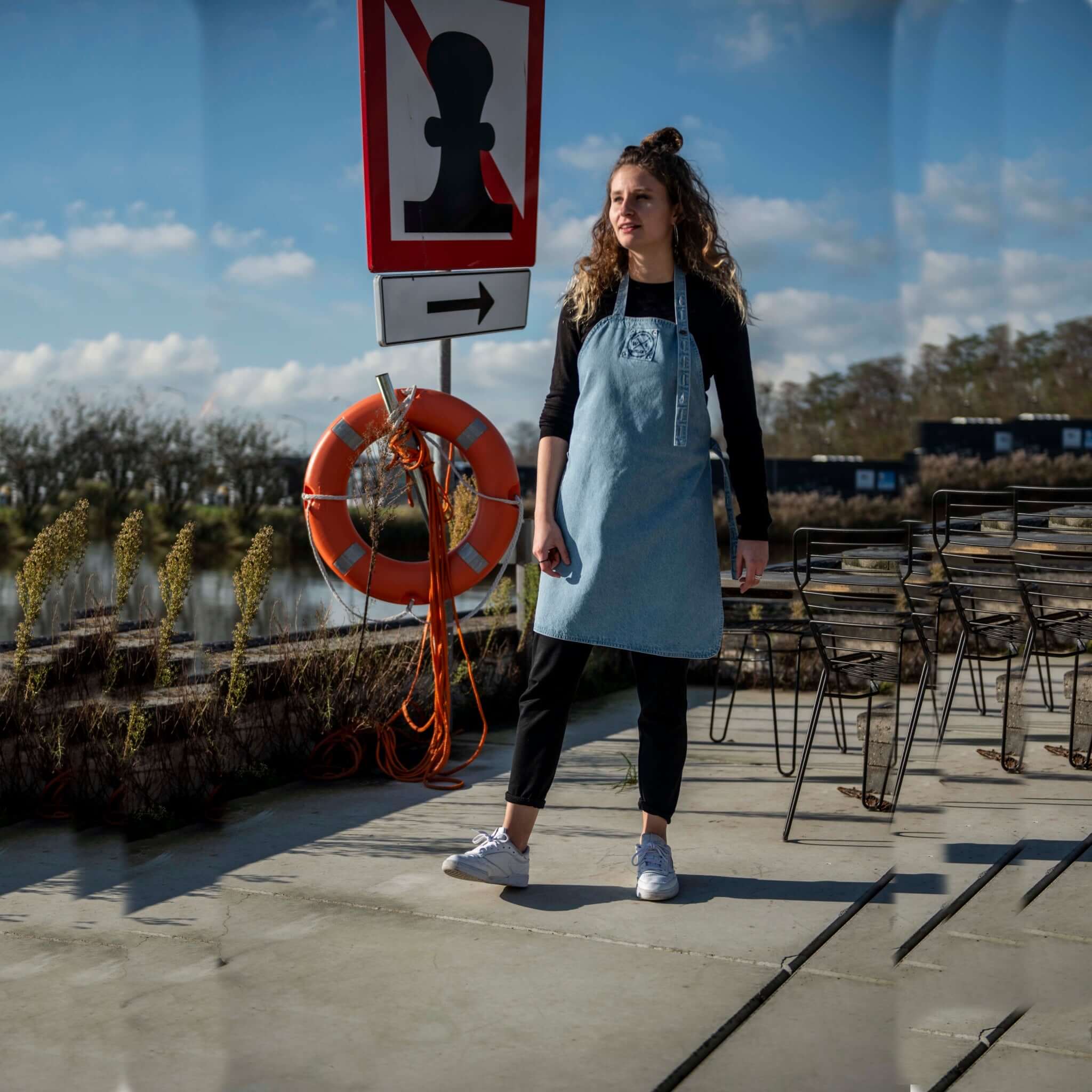 WITLOFT - Apron Denim Long - Mid Blue