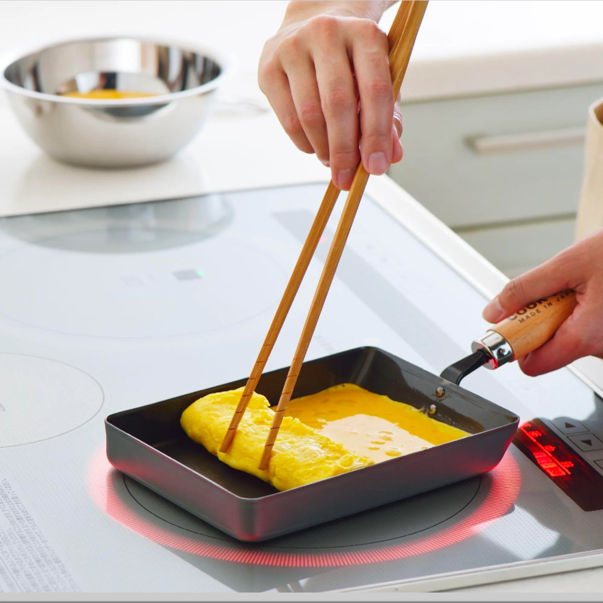 How to Make Tamagoyaki (Tamago) – Japanese Omelette Using Yoshikawa Cook-Pal