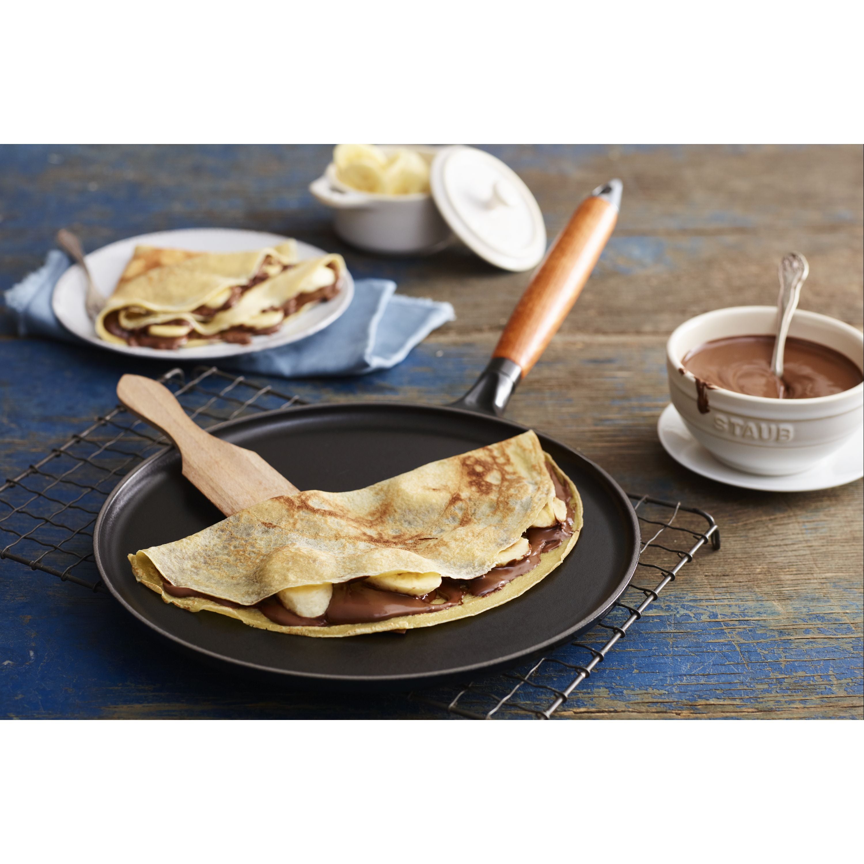 STAUB Pans 28 cm Cast Iron Pancake Pan With Wooden Handle-3