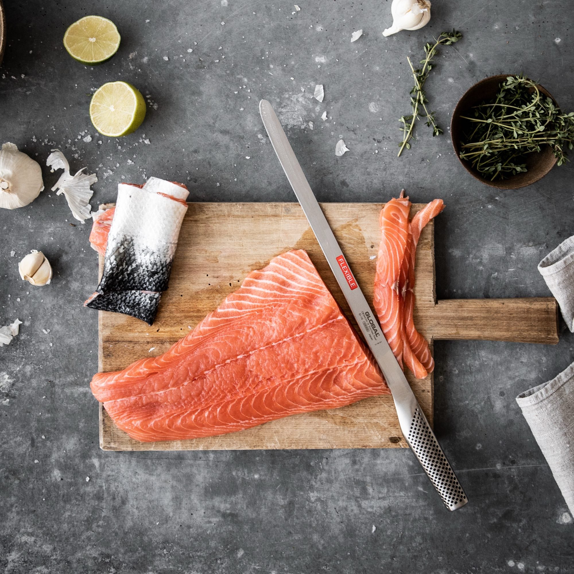 GLOBAL Ham & Salmon Slicer Knife 12" | Flexible Japanese Stainless Blade