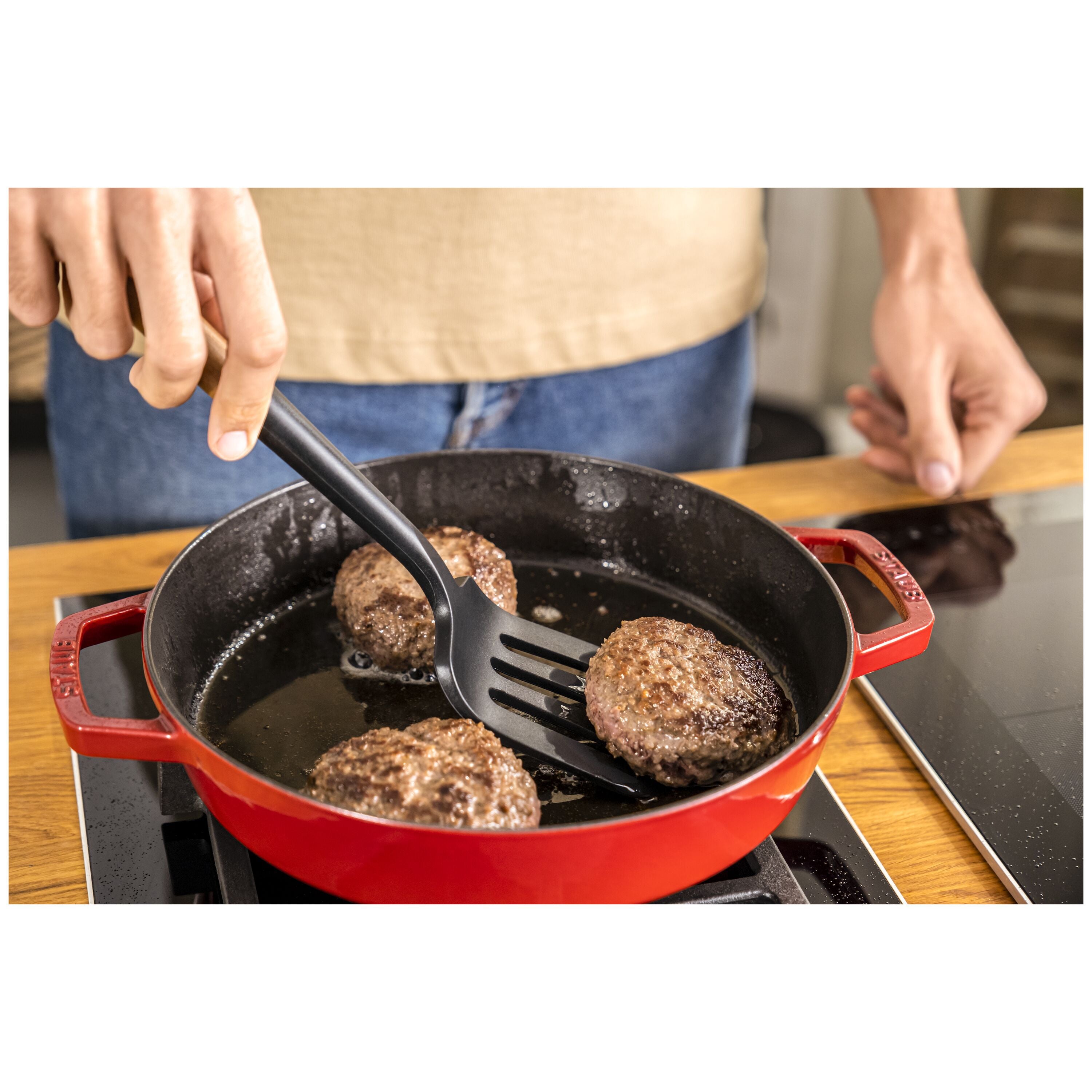 STAUB 31 cm Silicone Turner, Black