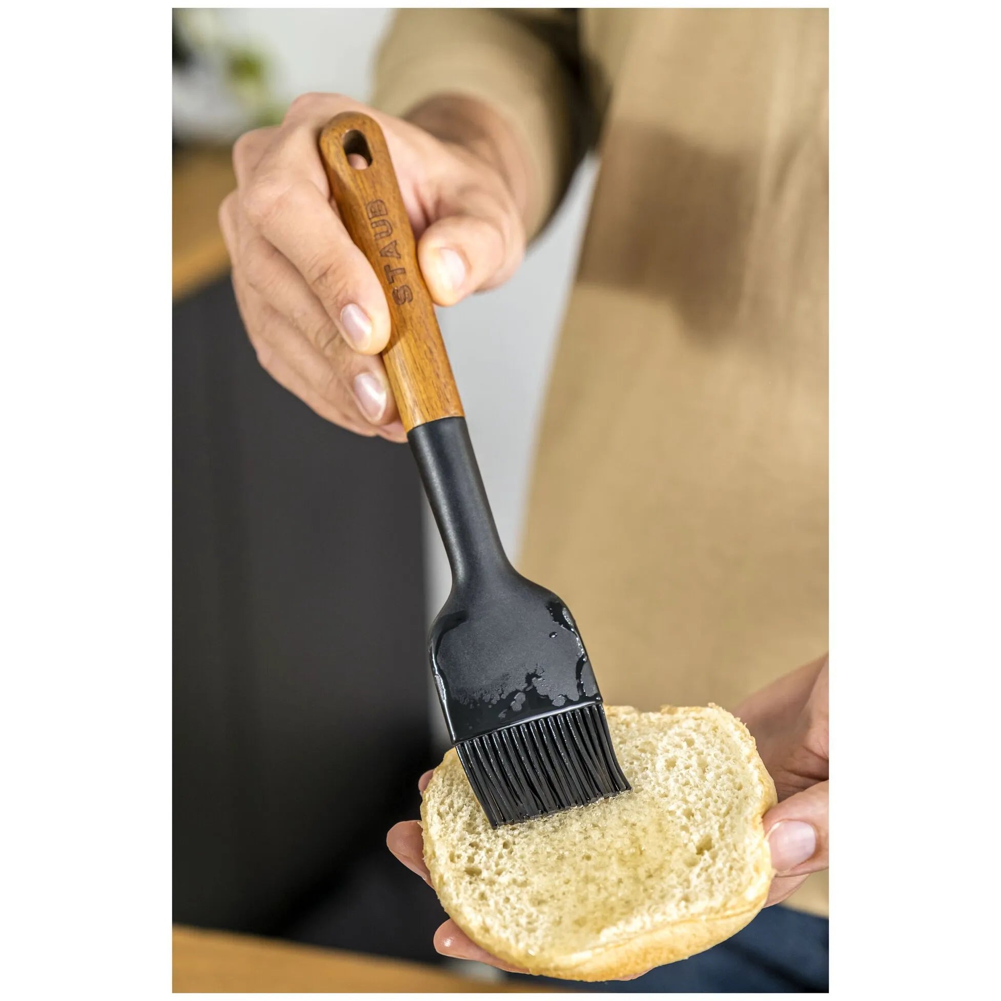 STAUB 22 cm Silicone Pastry Brush, Black