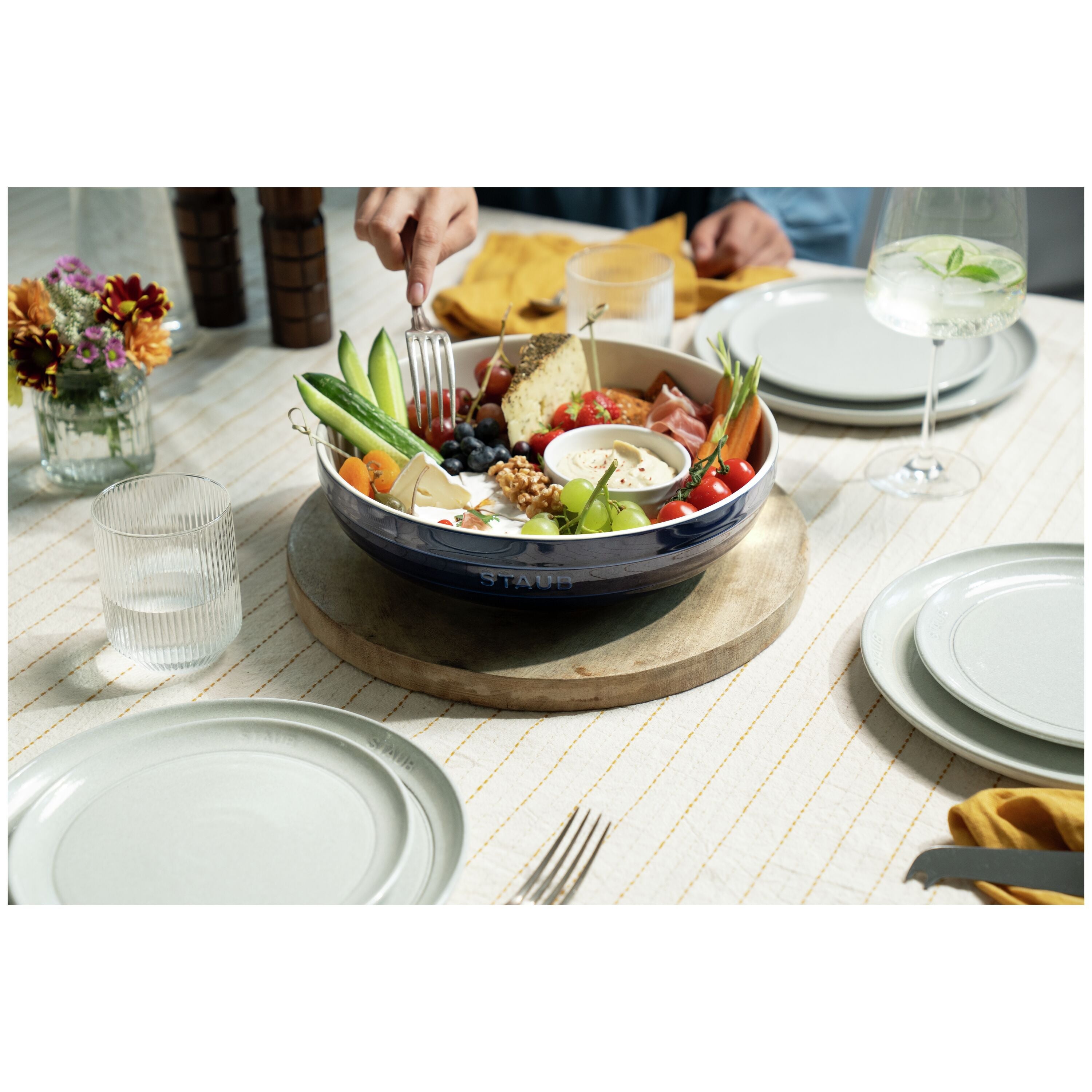 STAUB Ceramique 28 cm Ceramic Round Serving Bowl, Dark-Blue
