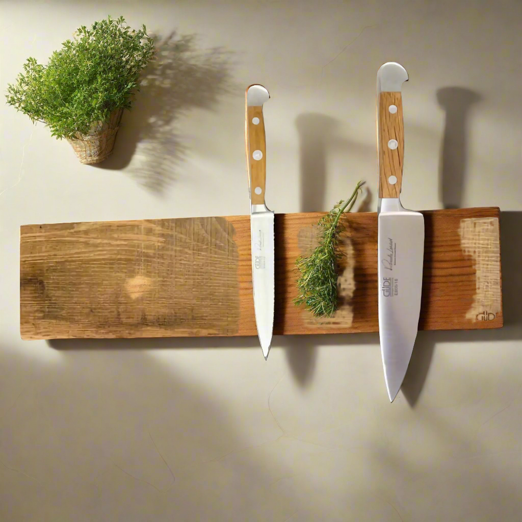 Magnetic Strip Oak - Holds Up to 7 Knives (Knife not included)